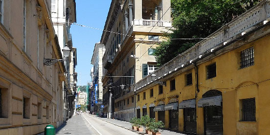 Red And Blues - Music Hotel Genova - Via Balbi